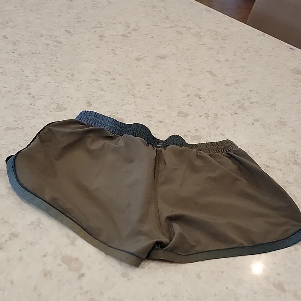 Under Armour Running Short - Picture 3 of 3